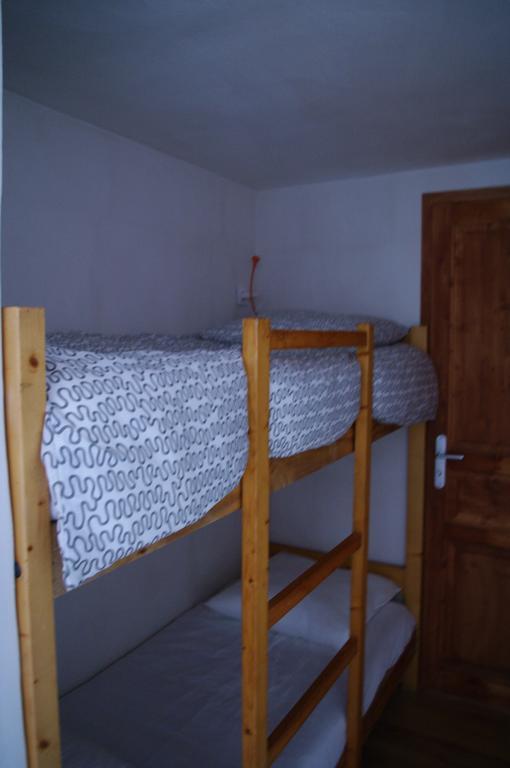 Appartement Dans Chalet De Montagne Bozel Номер фото